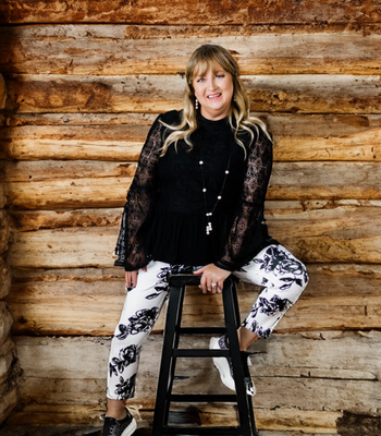 Portrait of Teresa Williams, Bozeman Advisor | REALTOR®.